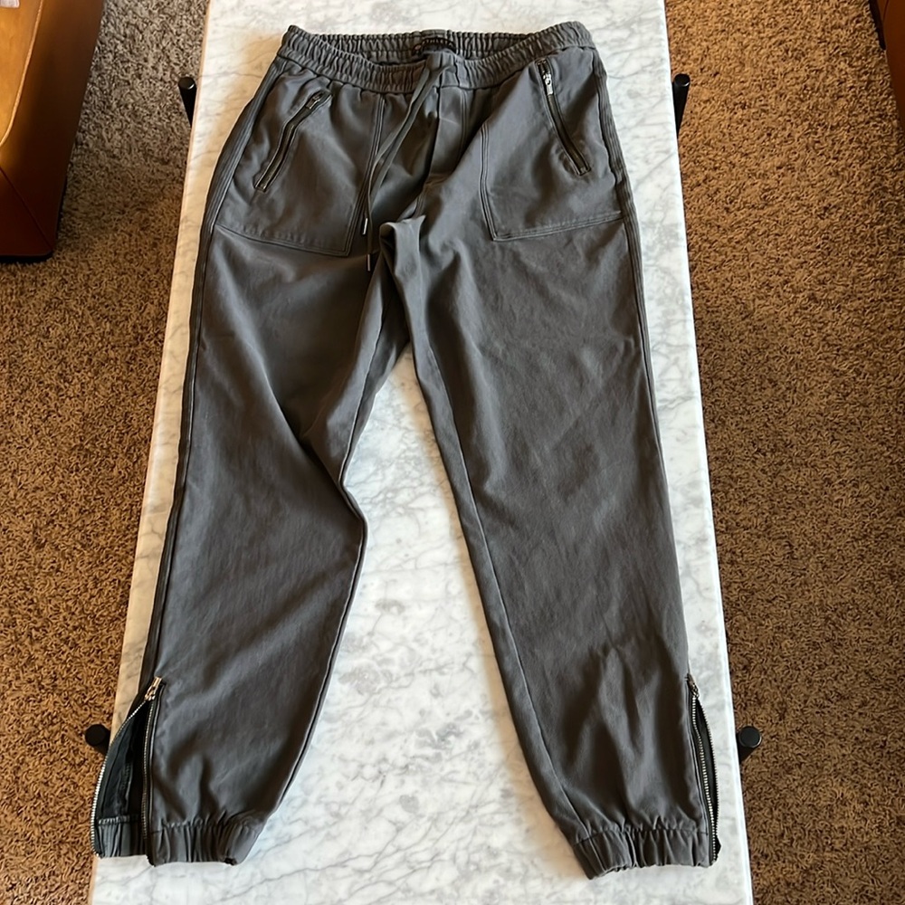 Athleta farrallon jogger